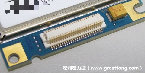 PCBA大講堂：板對(duì)板連接器下面裸銅設(shè)計(jì)，造成模組功能不良